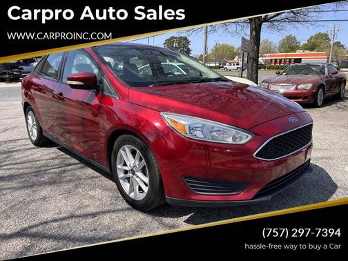 Red 2016 Ford Focus SE