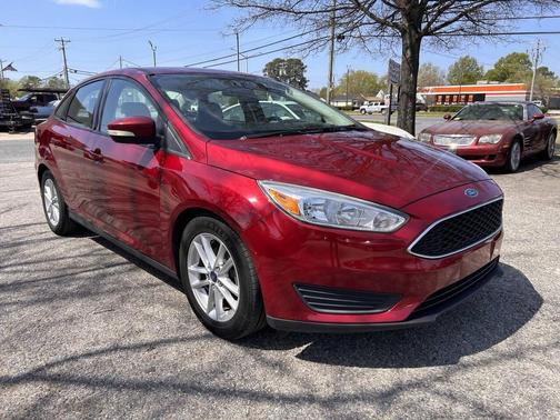 Red 2016 Ford Focus SE