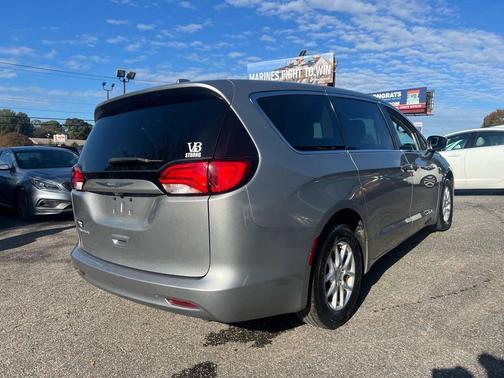 2017 Chrysler Pacifica Touring