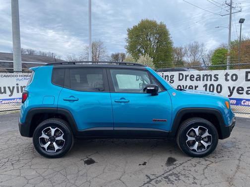 Bikini Metallic Clearcoat 2022 Jeep Renegade Trailhawk