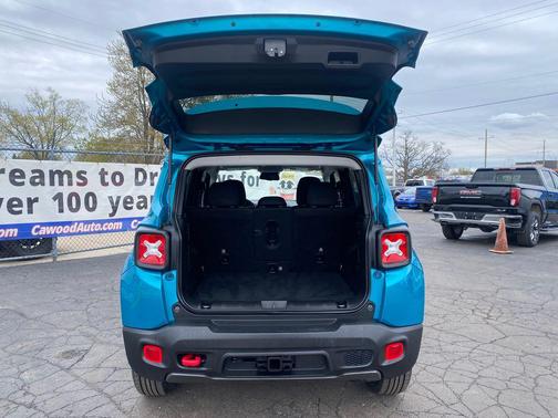 Bikini Metallic Clearcoat 2022 Jeep Renegade Trailhawk