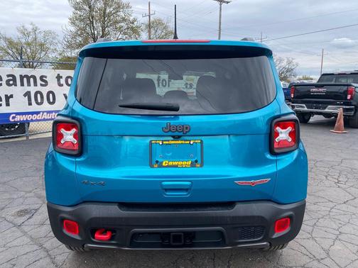 Bikini Metallic Clearcoat 2022 Jeep Renegade Trailhawk