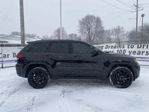 2022 Jeep Grand Cherokee Altitude
