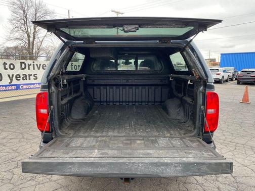 Graphite Metallic 2017 Chevrolet Colorado LT