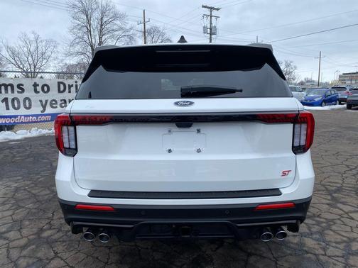 2025 Ford Explorer ST