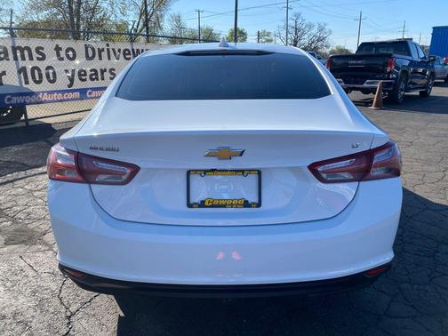 Summit White 2022 Chevrolet Malibu LT