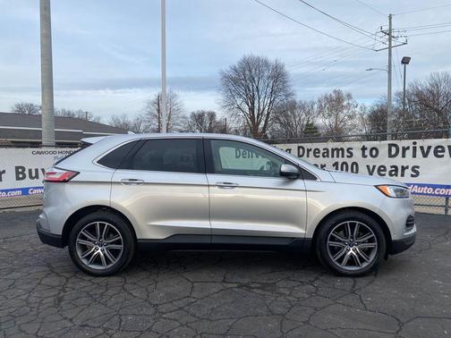 2019 Ford Edge Titanium