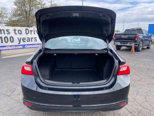 Mosaic Black Metallic 2023 Chevrolet Malibu FWD 1LT