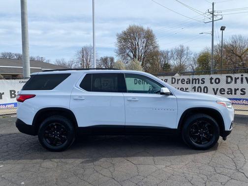 Summit White 2021 Chevrolet Traverse LT Cloth