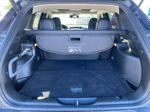 Diamond Black Crystal Pearlcoat 2017 Jeep Cherokee Limited