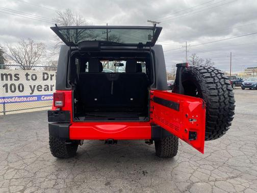 2018 Jeep Wrangler JK Sahara