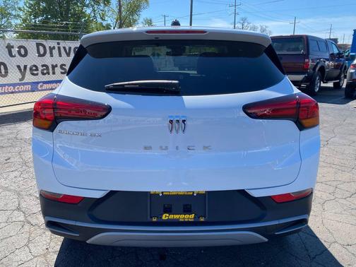 Summit White 2025 Buick Encore GX Preferred
