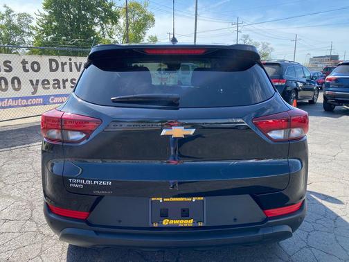 Mosaic Black Metallic 2024 Chevrolet Trailblazer LS