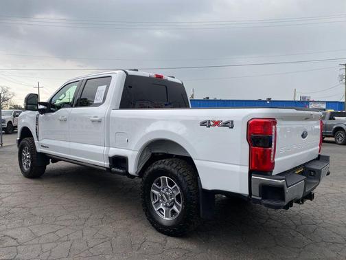 Oxford White 2024 Ford F-250 Lariat