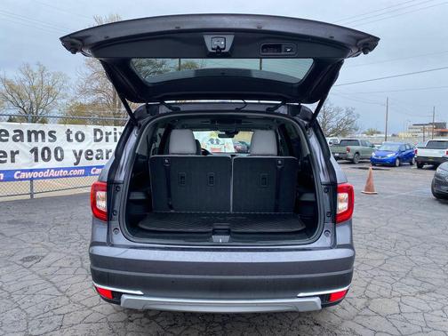 Modern Steel Metallic 2022 Honda Pilot Touring 8-Passenger