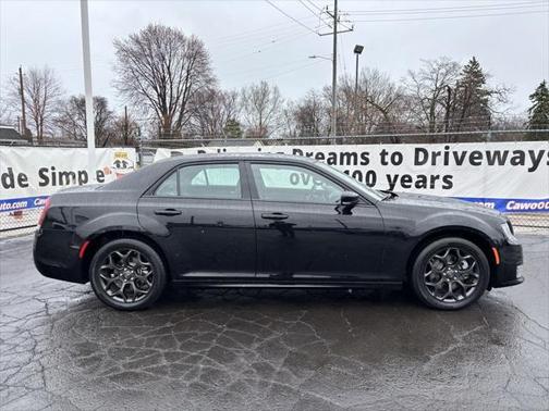 2022 Chrysler 300 Touring
