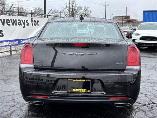 2022 Chrysler 300 Touring