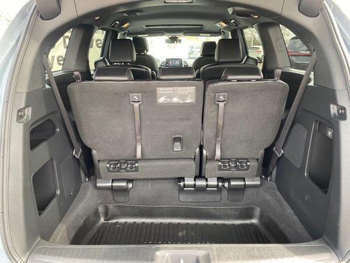 Sonic Gray Pearl 2024 Honda Odyssey Sport