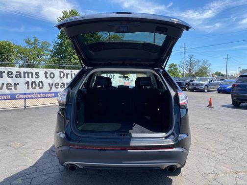 White Platinum Metallic Tri-Coat 2017 Ford Edge SEL