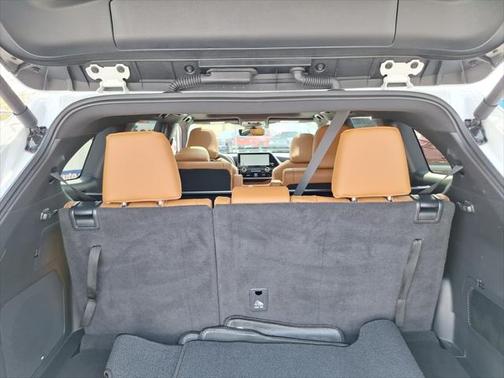 2024 Toyota Highlander Hybrid Platinum