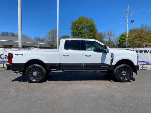 Star White Metallic Tri-Coat 2024 Ford F-250 King Ranch