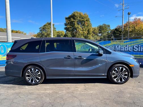 Smoke 2027 Honda Odyssey Elite