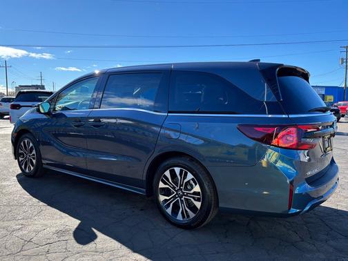Smoke 2027 Honda Odyssey Elite