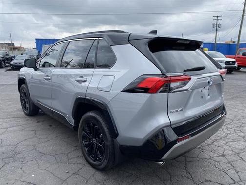 2024 Toyota RAV4 Hybrid SE