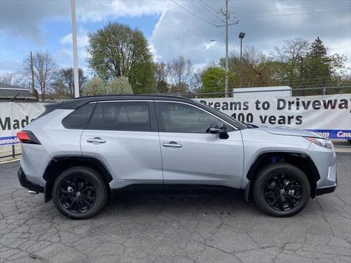 2024 Toyota RAV4 Hybrid SE