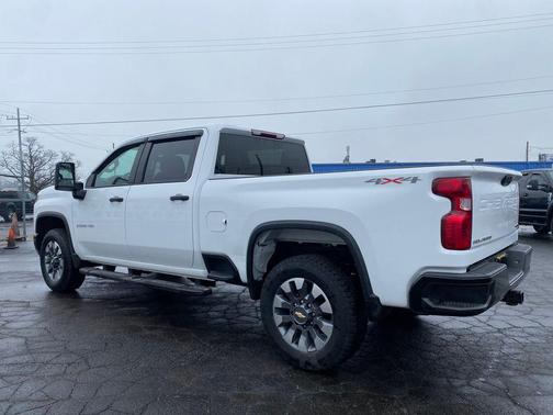 2022 Chevrolet Silverado 2500 Custom