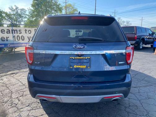 Blue Jeans Metallic 2016 Ford Explorer XLT