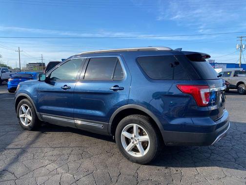 Blue Jeans Metallic 2016 Ford Explorer XLT