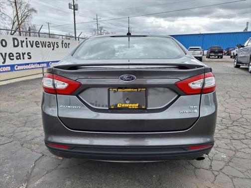 2016 Ford Fusion Hybrid SE