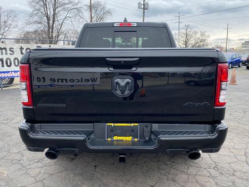 Diamond Black Crystal Pearlcoat 2020 RAM 1500 Big Horn/Lone Star