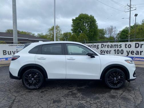 Platinum White Pearl 2026 Honda HR-V AWD Sport