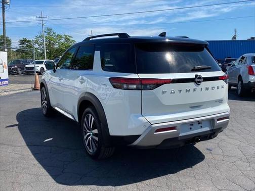 2022 Nissan Pathfinder Platinum 4WD