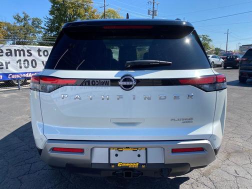 2022 Nissan Pathfinder Platinum 4WD