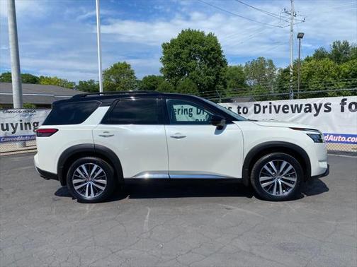 2022 Nissan Pathfinder Platinum 4WD