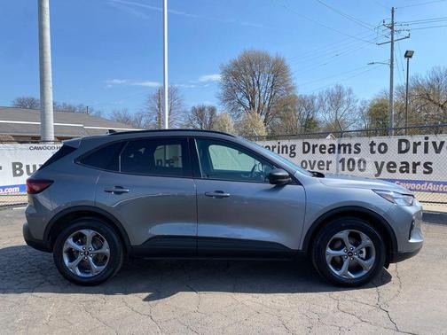Carbonized Gray Metallic 2025 Ford Escape ST-Line Select