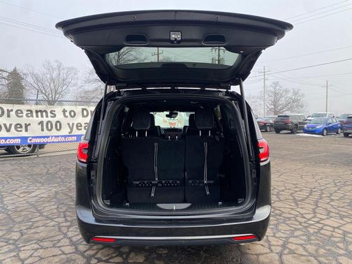 2022 Chrysler Pacifica Hybrid Touring L