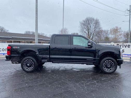 2025 Ford F-250 Platinum