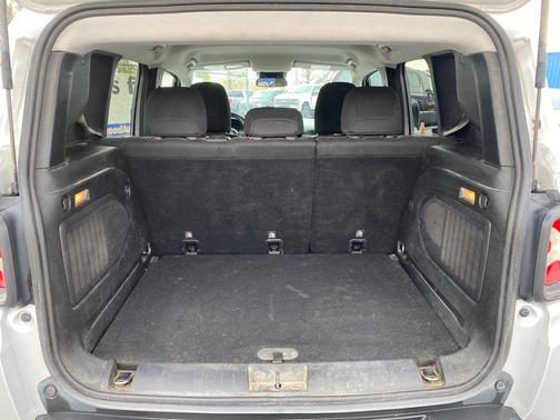 Glacier Metallic 2015 Jeep Renegade Latitude
