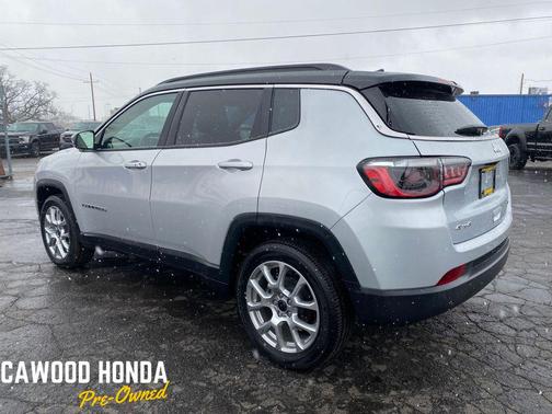 Silver Zynith Metallic Clearcoat 2025 Jeep Compass Limited