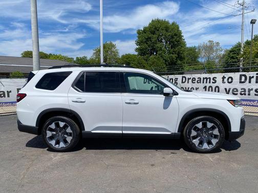 Platinum White Pearl 2026 Honda Pilot Elite