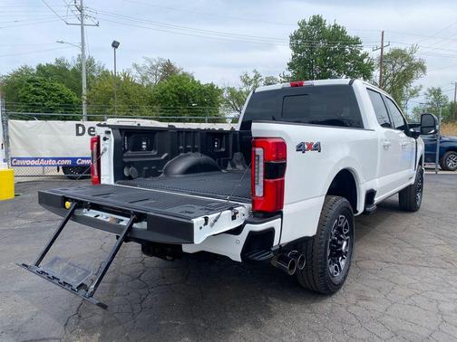 Oxford White 2025 Ford F-250 Platinum