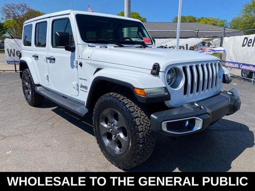 Bright White Clearcoat 2018 Jeep Wrangler Unlimited Sahara