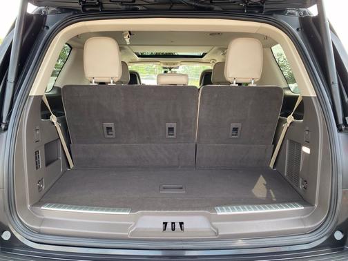 Starlight Gray Premium Colorant 2023 Lincoln Navigator Reserve
