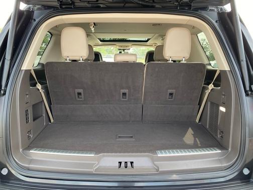 Starlight Gray Premium Colorant 2023 Lincoln Navigator Reserve
