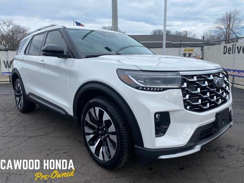 Space White Metallic 2025 Ford Explorer Platinum