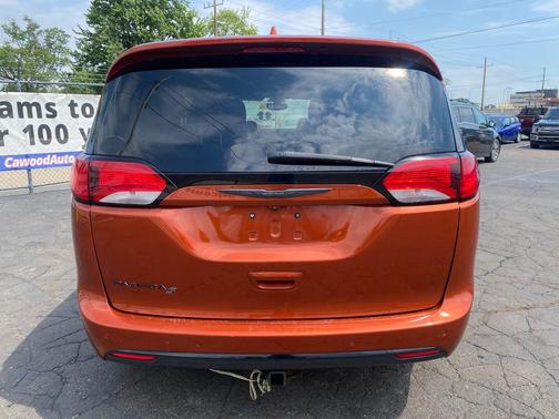 Copper Pearlcoat 2018 Chrysler Pacifica Touring-L Plus